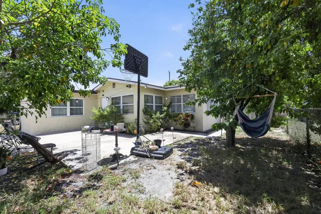  Residence photo 23