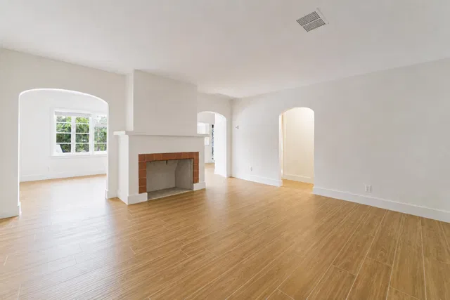 Residence photo 6