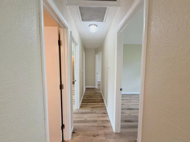  Residence photo 5