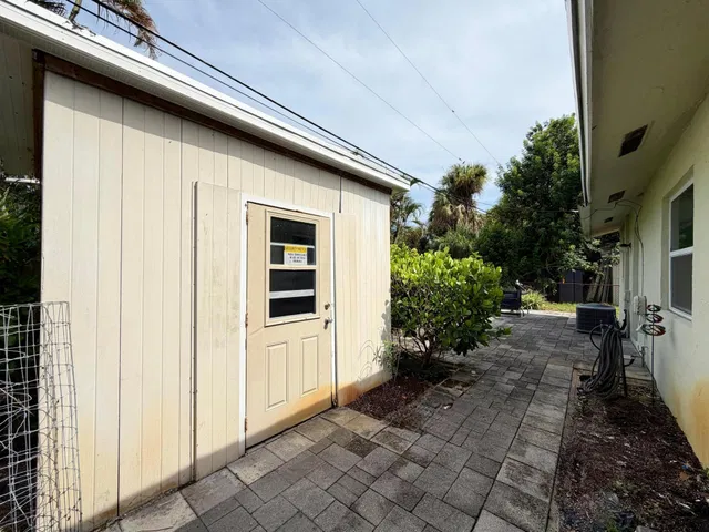  Residence photo 9