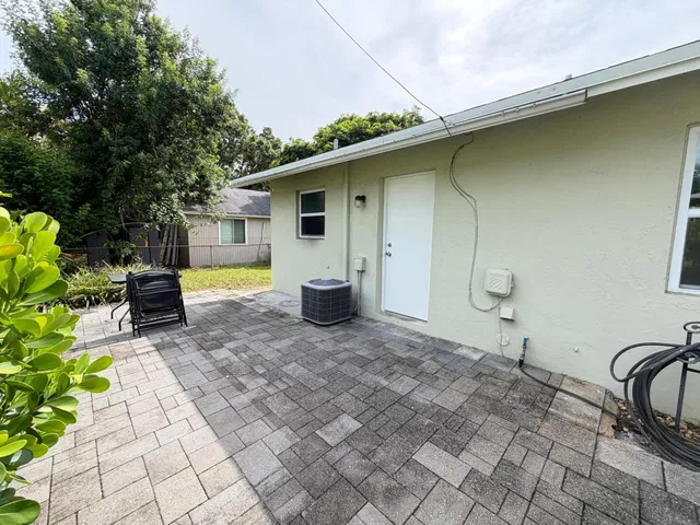  Residence photo 12
