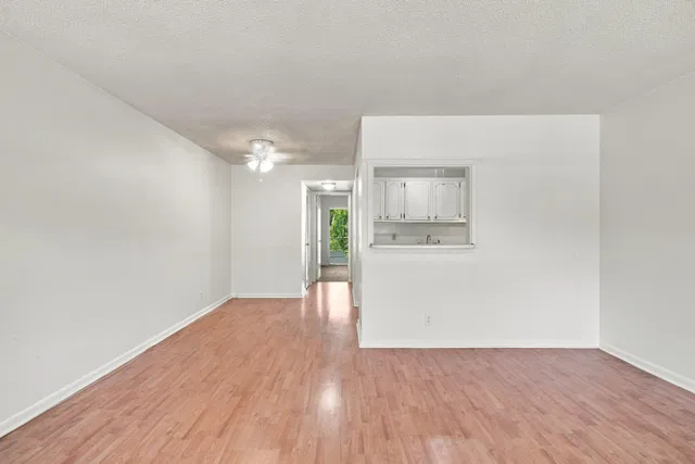  Residence photo 8
