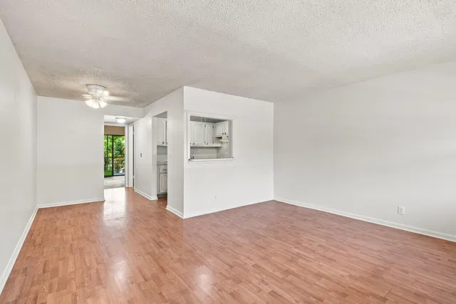  Residence photo 9