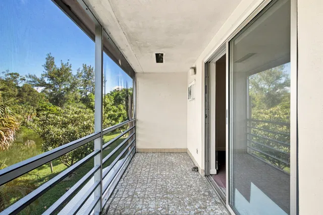  Residence photo 23