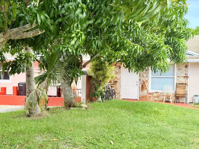 Residence photo 3
