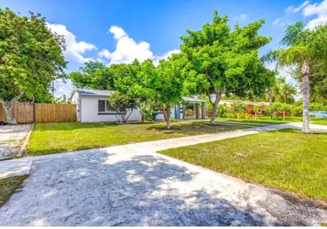 Residence photo 2