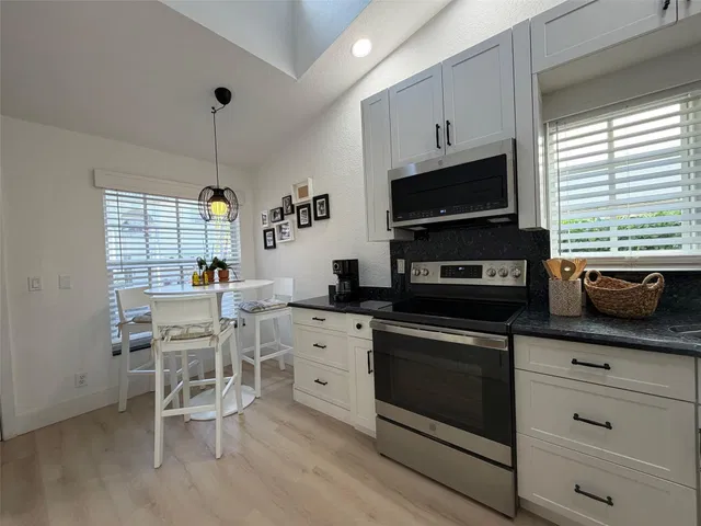 Residence photo 9