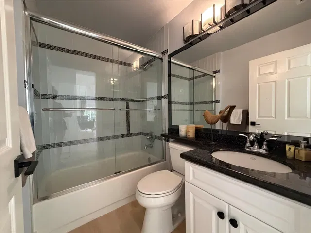 Residence photo 24