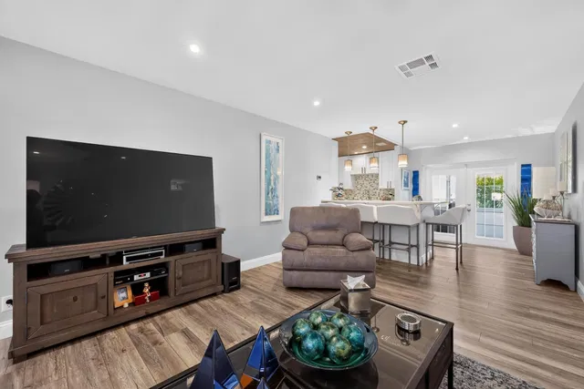 Residence photo 15