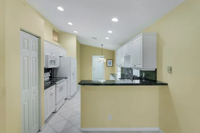 Residence photo 15
