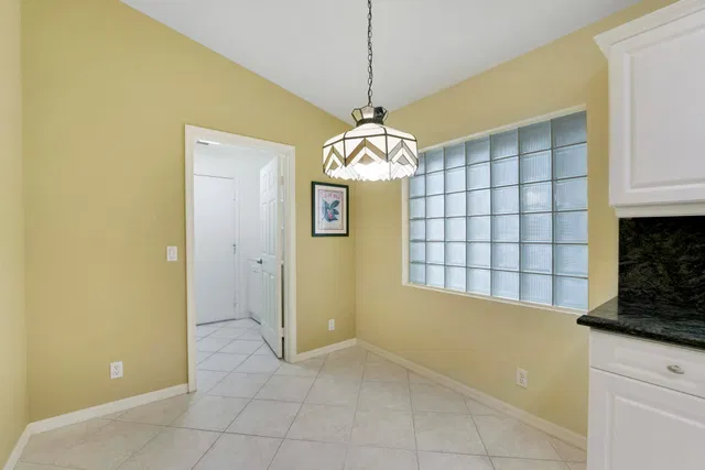 Residence photo 16