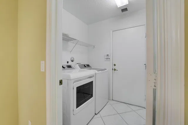 Residence photo 28