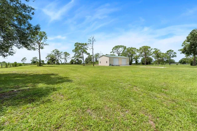 Residence photo 19