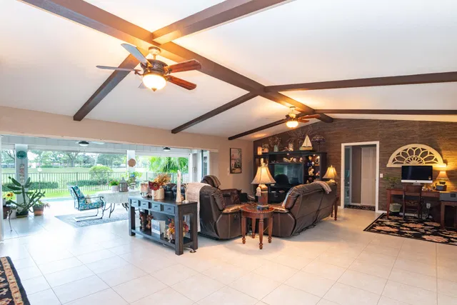 Residence photo 7