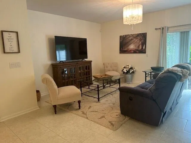  Residence photo 5