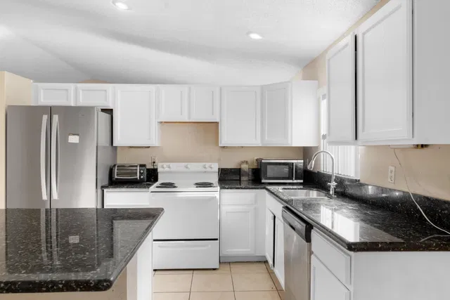 Residence photo 5