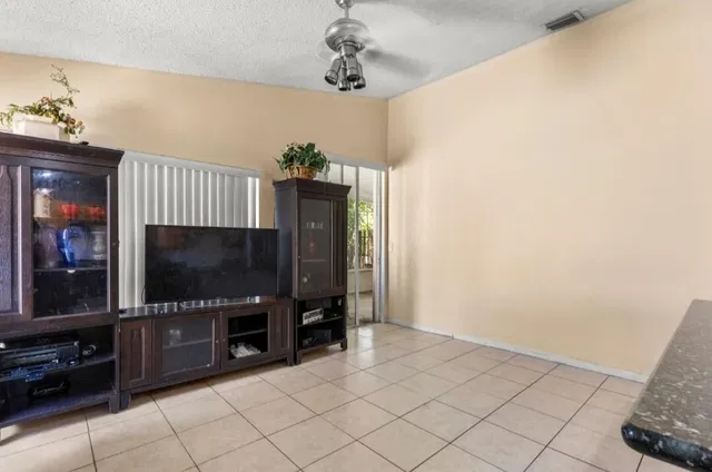 Residence photo 7