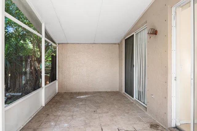 Residence photo 19