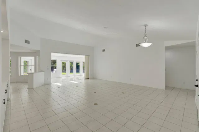 Residence photo 10