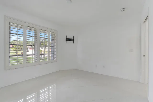 Residence photo 12