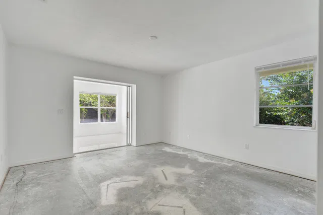 Residence photo 17