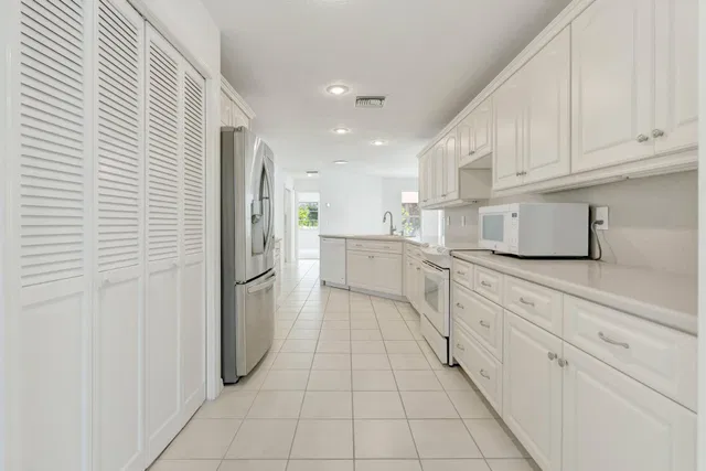 Residence photo 30