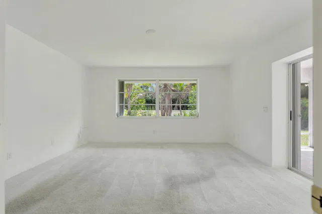 Residence photo 36