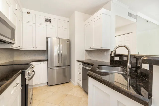 Downtown West Palm Beach Unit 206 photo 9