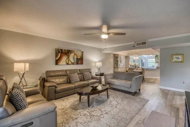  Unit 4508 photo 11