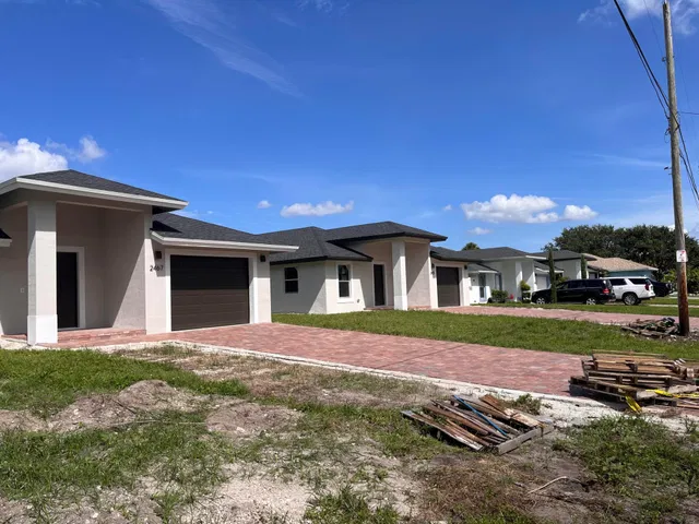 Residence photo 3