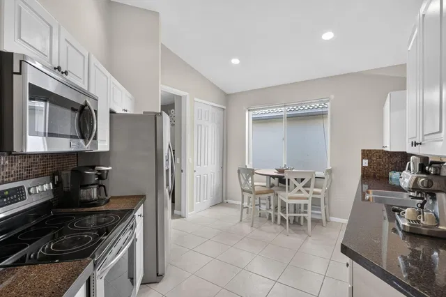 Residence photo 13