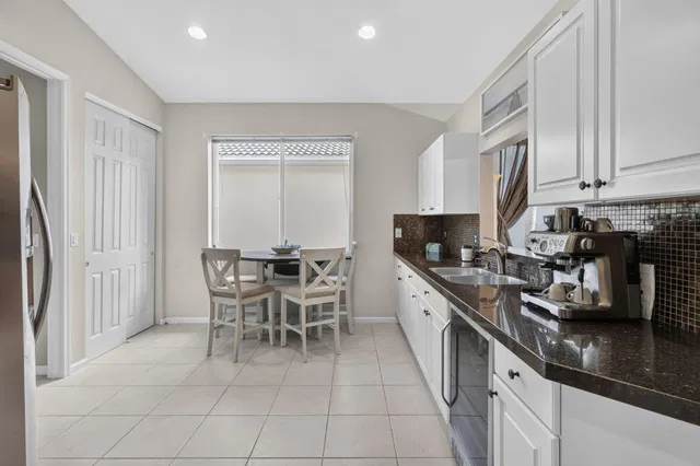Residence photo 14