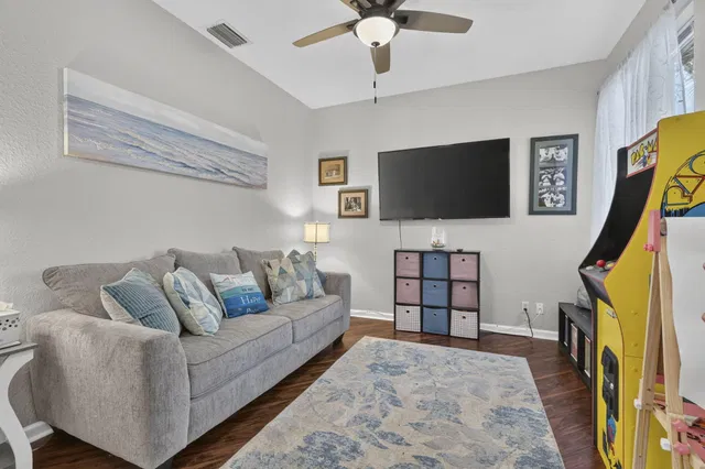 Residence photo 33