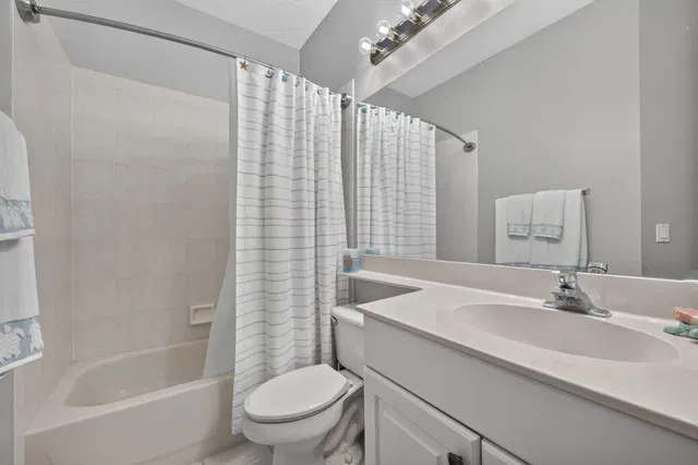 Residence photo 37