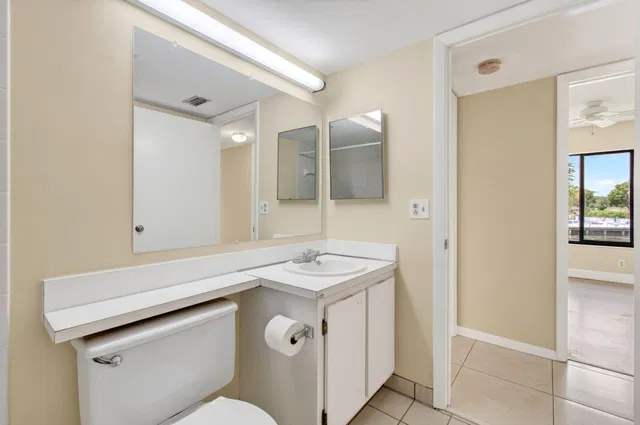  Unit F2 photo 21