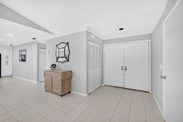 Eastpointe Country Club Residence photo 10