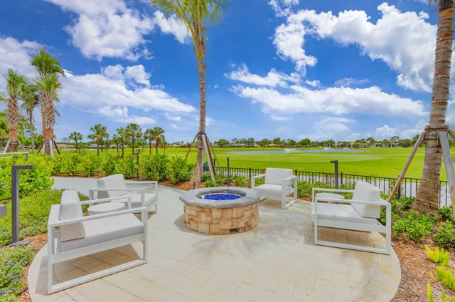 Eastpointe Country Club Residence photo 68