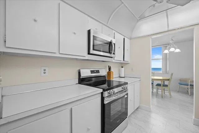 Singer Island Unit 706 photo 7