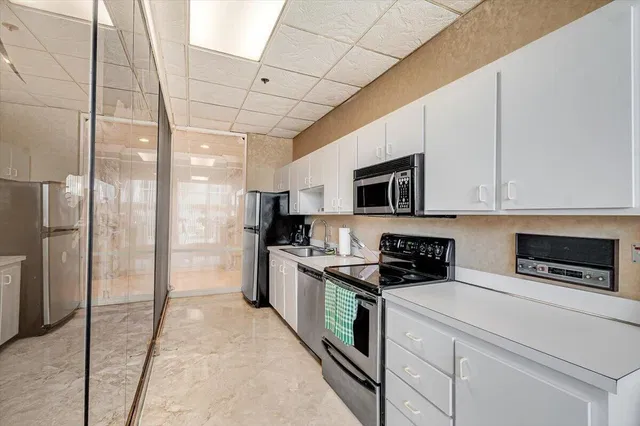 Singer Island Unit 706 photo 8