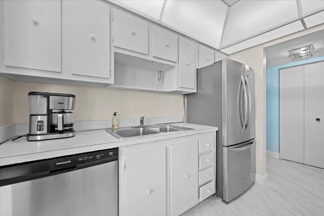 Singer Island Unit 706 photo 9