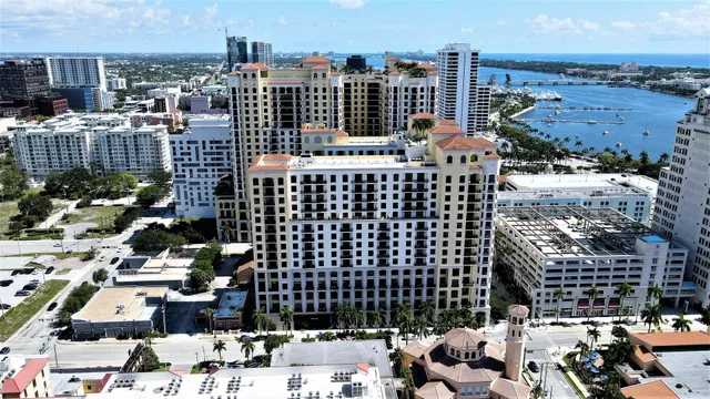 One City Plaza Unit 419 photo 2