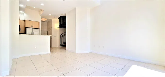 One City Plaza Unit 419 photo 4