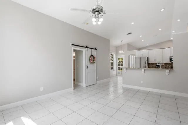 Residence photo 17