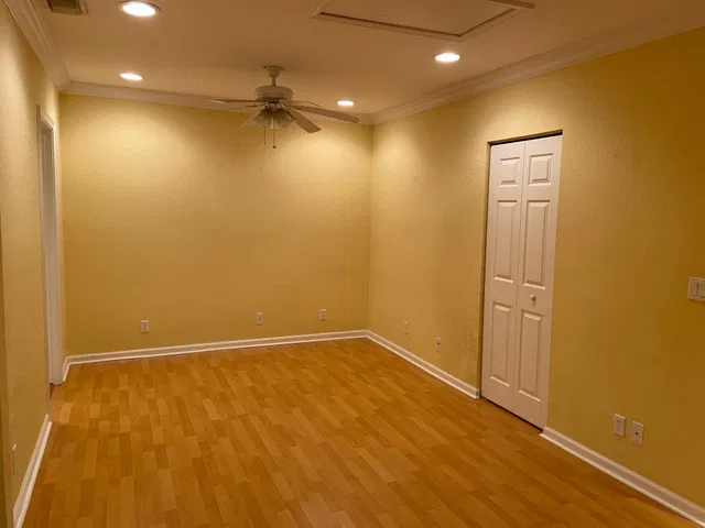 Residence photo 18