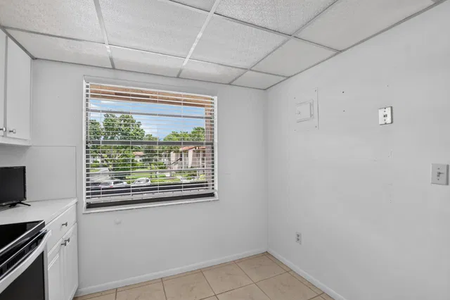 Unit 13 D photo 20