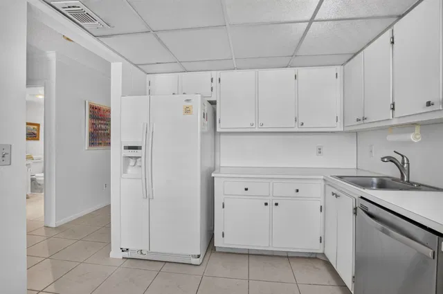 Unit 13 D photo 24