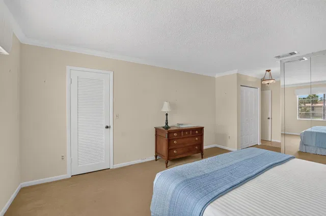 Unit 13 D photo 28