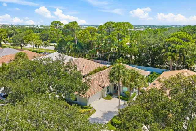 Residence photo 5