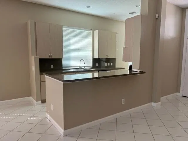 Residence photo 18