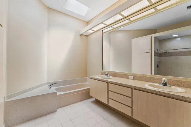 Residence photo 28